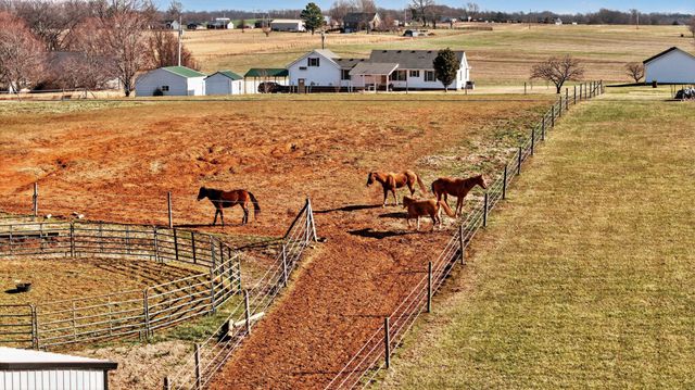 289 Martin Chapel Rd, Portland, TN 37148