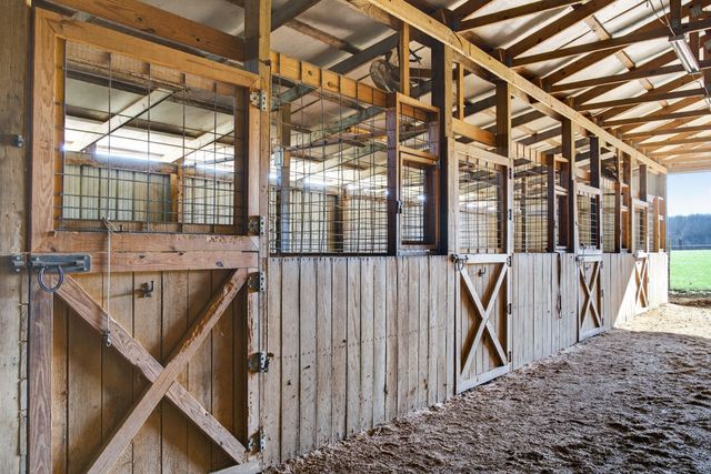 289 Martin Chapel Rd, Portland, TN 37148