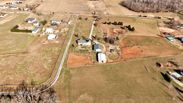 289 Martin Chapel Rd, Portland, TN 37148