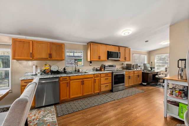 397 Ridgeview, Canyon Lake, TX 78133