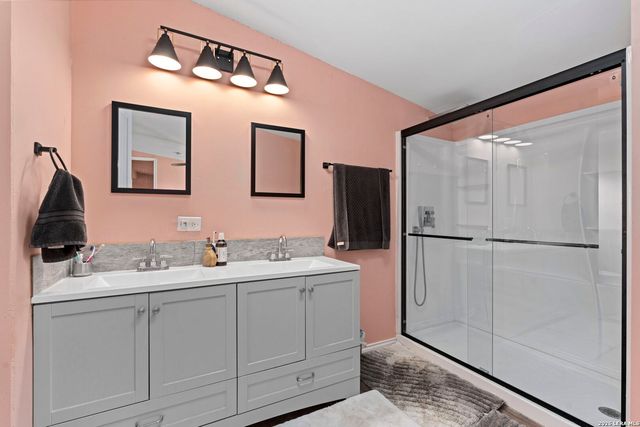 397 Ridgeview, Canyon Lake, TX 78133