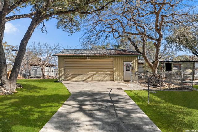 397 Ridgeview, Canyon Lake, TX 78133