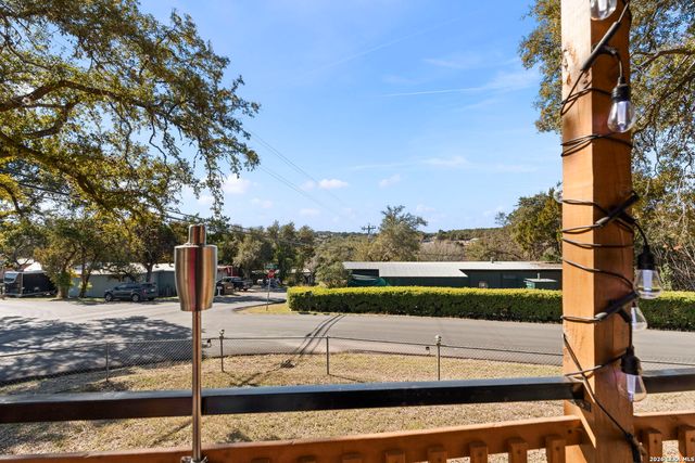 397 Ridgeview, Canyon Lake, TX 78133