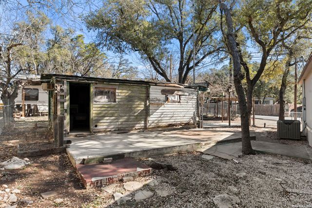 397 Ridgeview, Canyon Lake, TX 78133