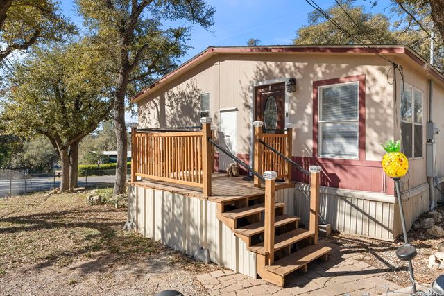 397 Ridgeview, Canyon Lake, TX 78133