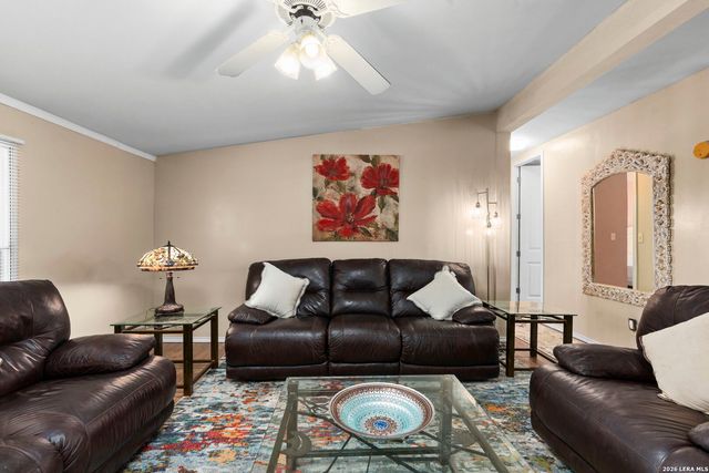 397 Ridgeview, Canyon Lake, TX 78133