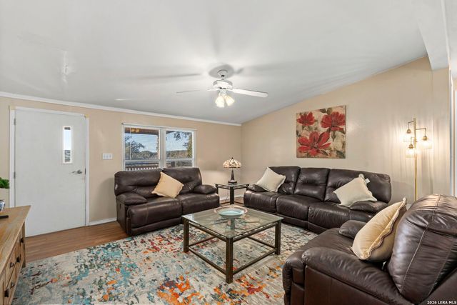 397 Ridgeview, Canyon Lake, TX 78133