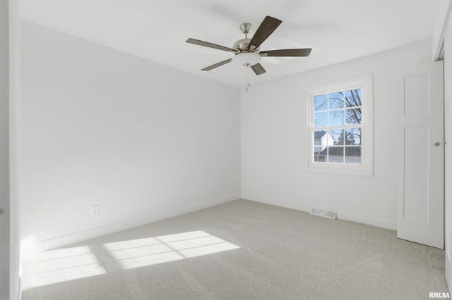 3319 W BROOKSIDE Drive, Peoria, IL 61615