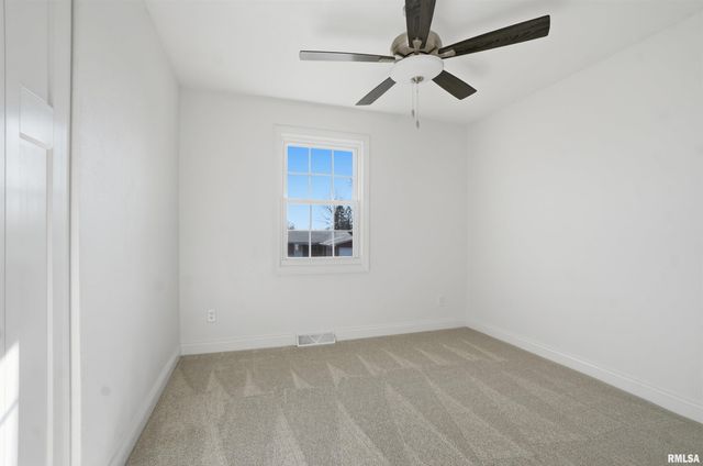 3319 W BROOKSIDE Drive, Peoria, IL 61615