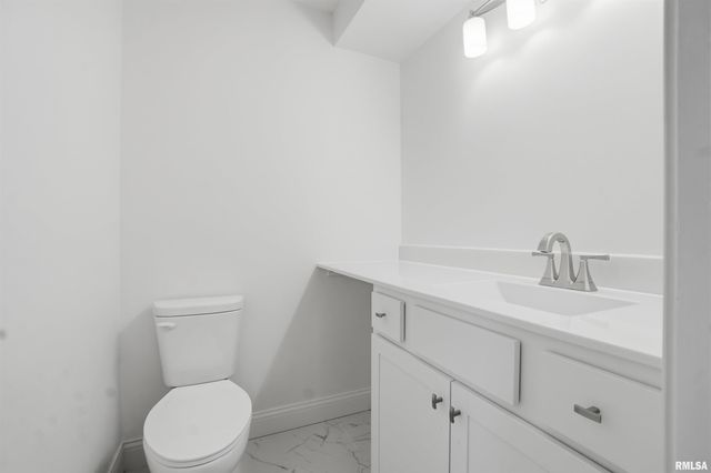 3319 W BROOKSIDE Drive, Peoria, IL 61615