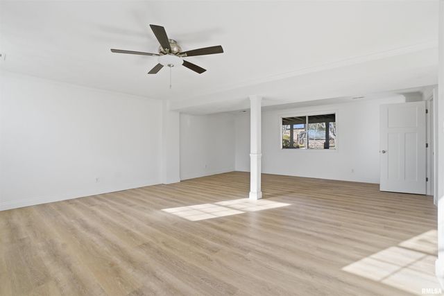 3319 W BROOKSIDE Drive, Peoria, IL 61615