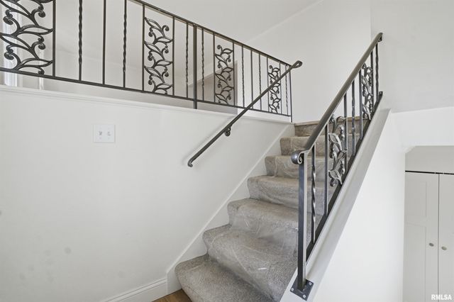 3319 W BROOKSIDE Drive, Peoria, IL 61615