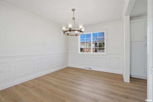 3319 W BROOKSIDE Drive, Peoria, IL 61615