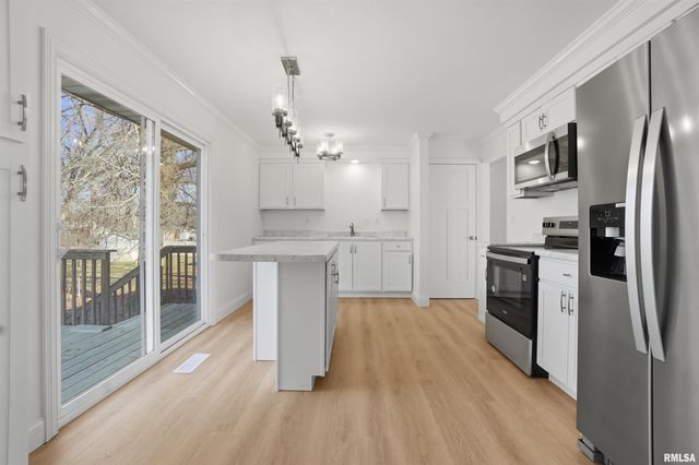 3319 W BROOKSIDE Drive, Peoria, IL 61615