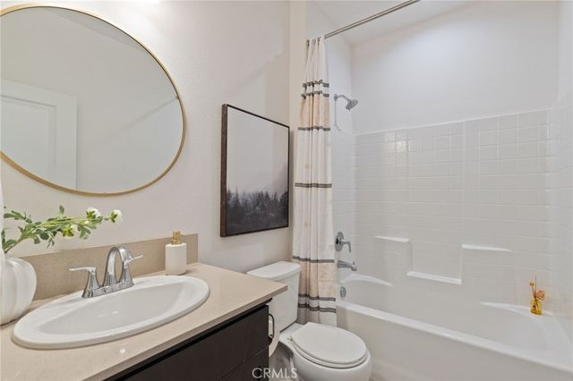 1022 Moonrise, Madera, CA 93636