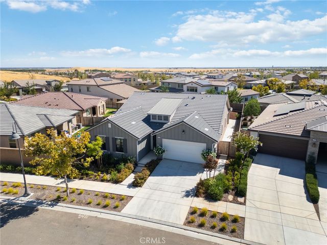 1022 Moonrise, Madera, CA 93636