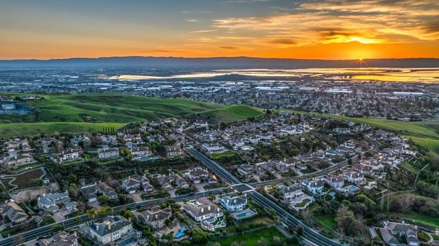 47664 Avalon Heights Ter, Fremont, CA 94539