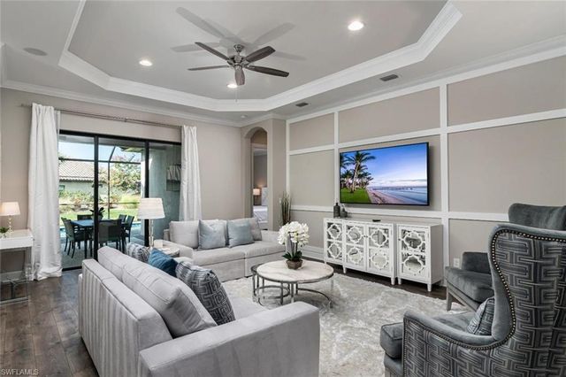 9451 Montelanico LOOP, Naples, FL 34119