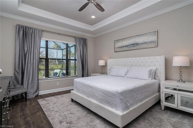 9451 Montelanico LOOP, Naples, FL 34119