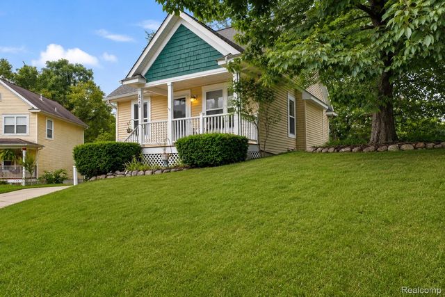 420 Montclair Lane, Genoa Township, MI 48843