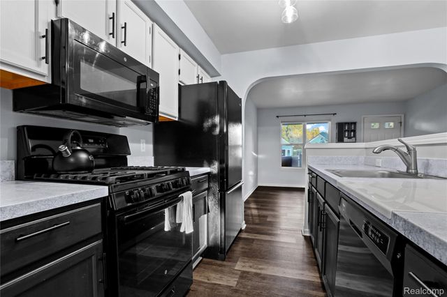 420 Montclair Lane, Genoa Township, MI 48843