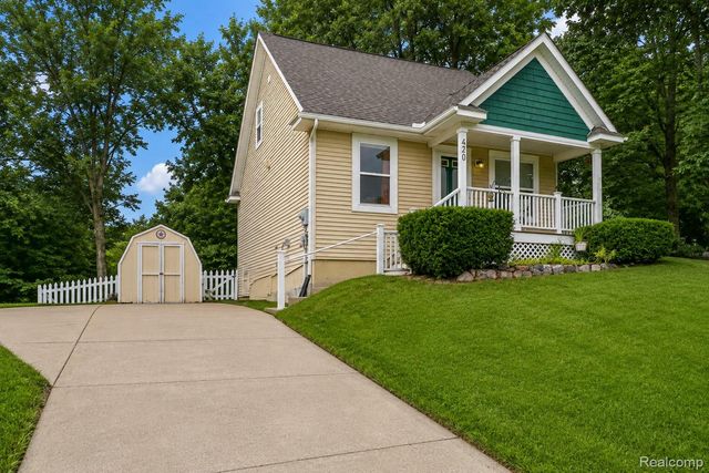 420 Montclair Lane, Genoa Township, MI 48843