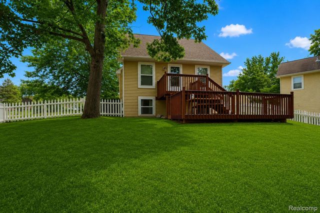 420 Montclair Lane, Genoa Township, MI 48843