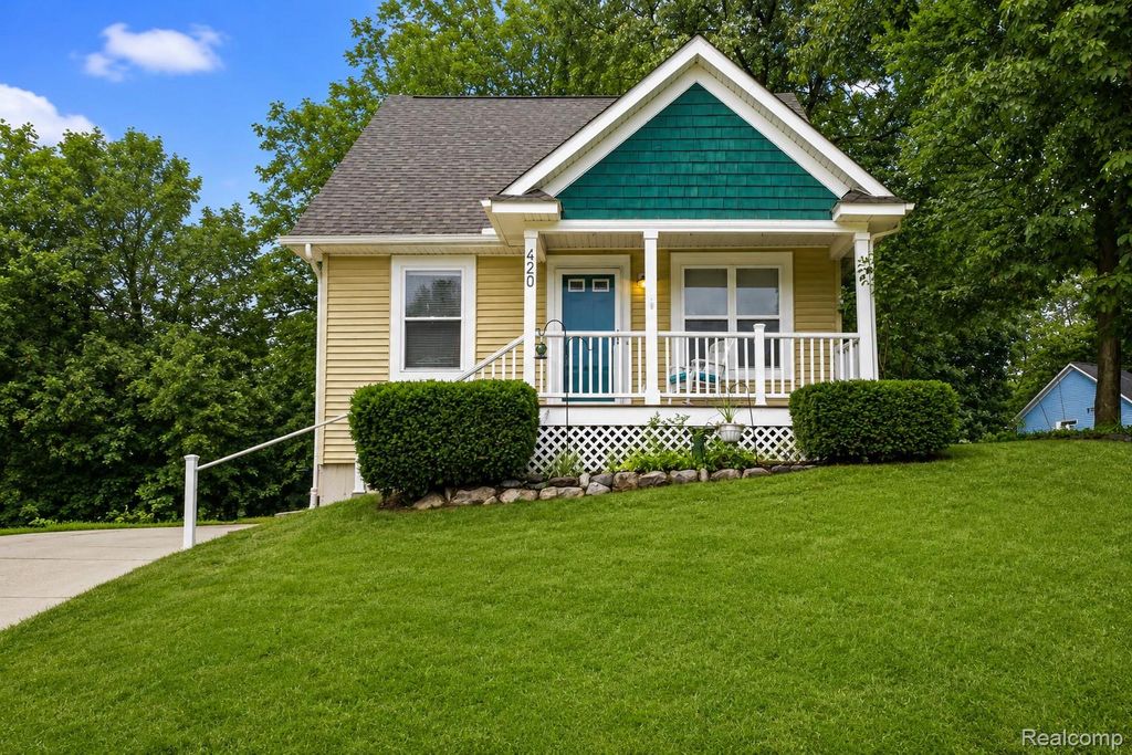 420 Montclair Lane, Genoa Township, MI 48843