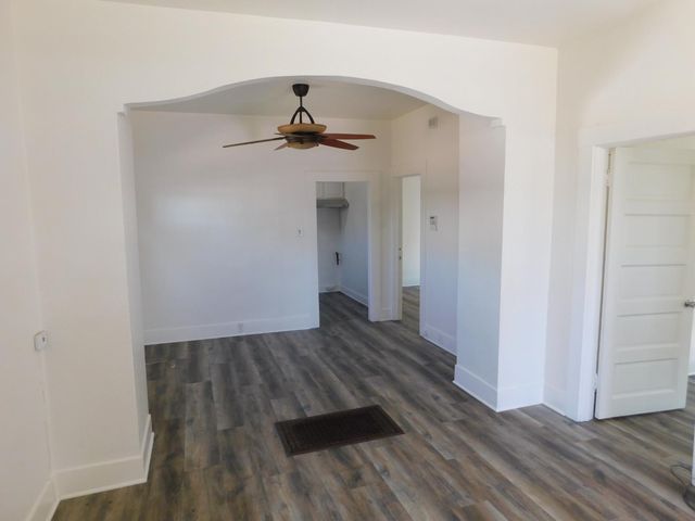 718 4th St, Modesto, CA 95351