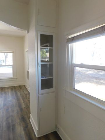 718 4th St, Modesto, CA 95351