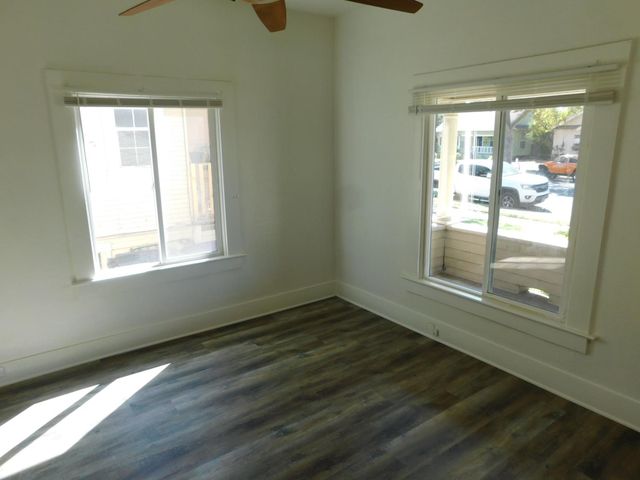 718 4th St, Modesto, CA 95351