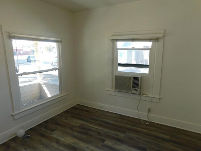 718 4th St, Modesto, CA 95351