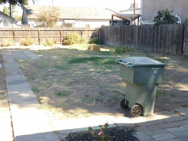 718 4th St, Modesto, CA 95351