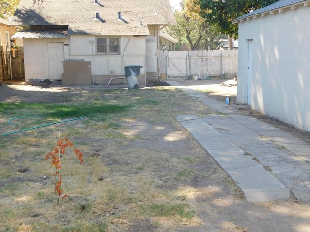 718 4th St, Modesto, CA 95351