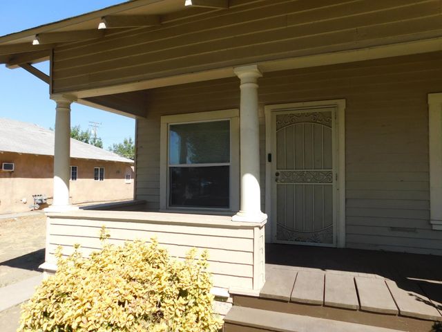 718 4th St, Modesto, CA 95351