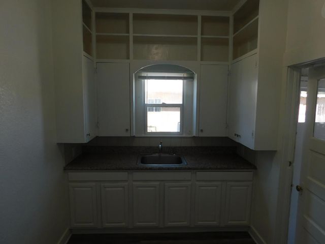 718 4th St, Modesto, CA 95351