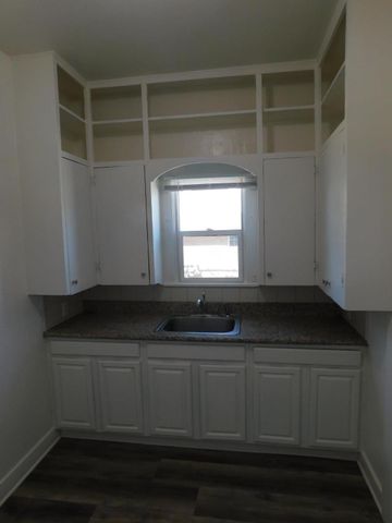 718 4th St, Modesto, CA 95351
