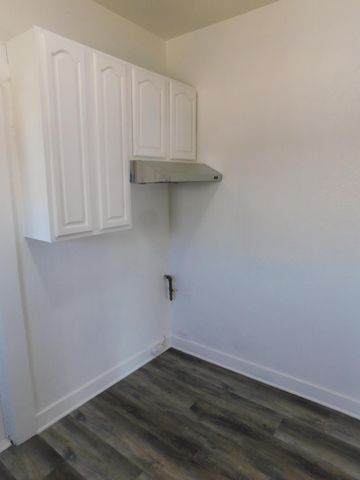 718 4th St, Modesto, CA 95351