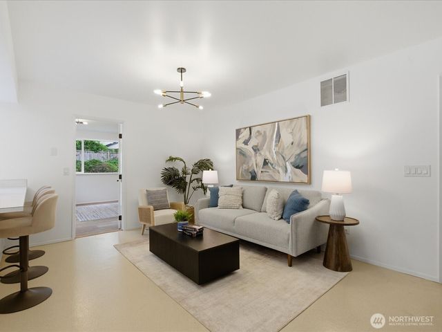 1003 111th Place SE, Bellevue, WA 98004
