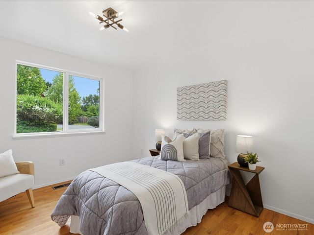 1003 111th Place SE, Bellevue, WA 98004