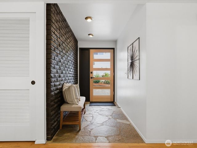 1003 111th Place SE, Bellevue, WA 98004