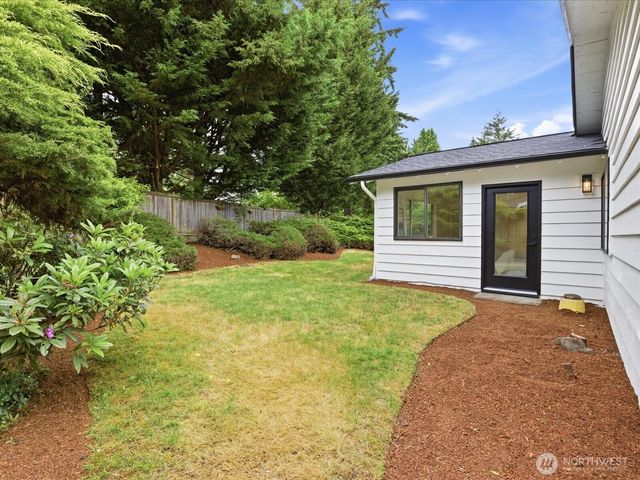 1003 111th Place SE, Bellevue, WA 98004