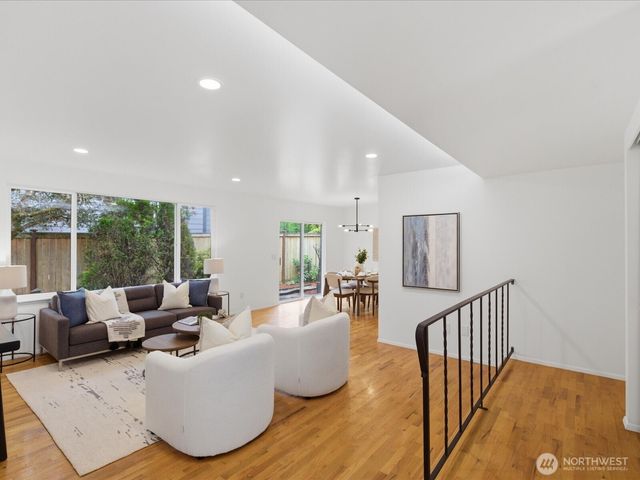 1003 111th Place SE, Bellevue, WA 98004