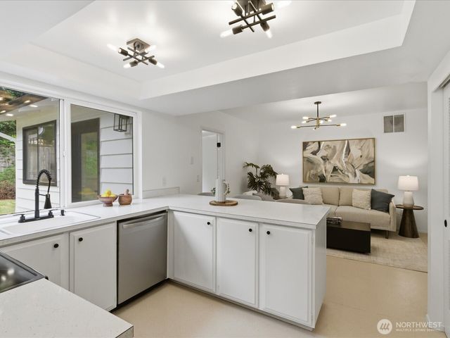 1003 111th Place SE, Bellevue, WA 98004
