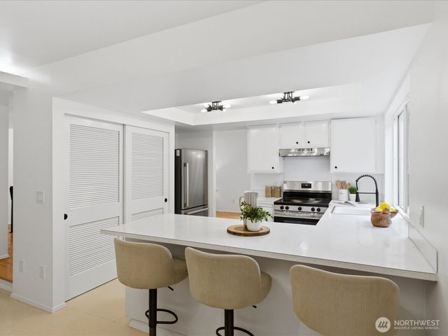 1003 111th Place SE, Bellevue, WA 98004
