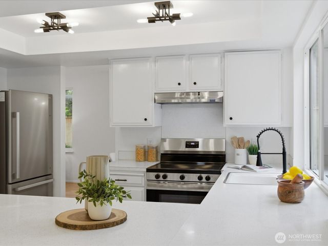 1003 111th Place SE, Bellevue, WA 98004