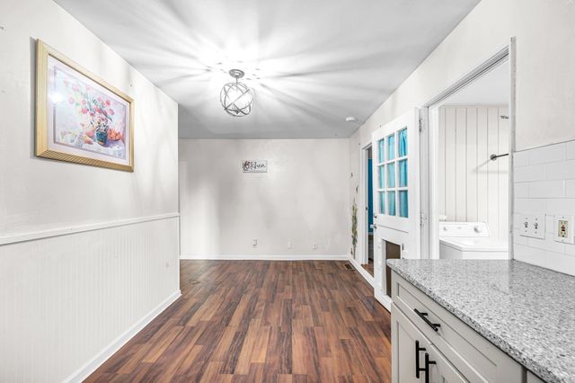 66 Hillside Ave, West Springfield, MA 01089