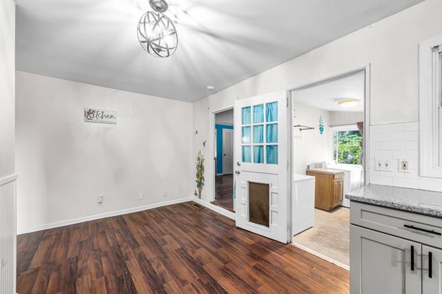 66 Hillside Ave, West Springfield, MA 01089