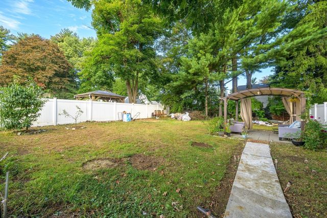66 Hillside Ave, West Springfield, MA 01089