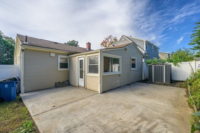 66 Hillside Ave, West Springfield, MA 01089